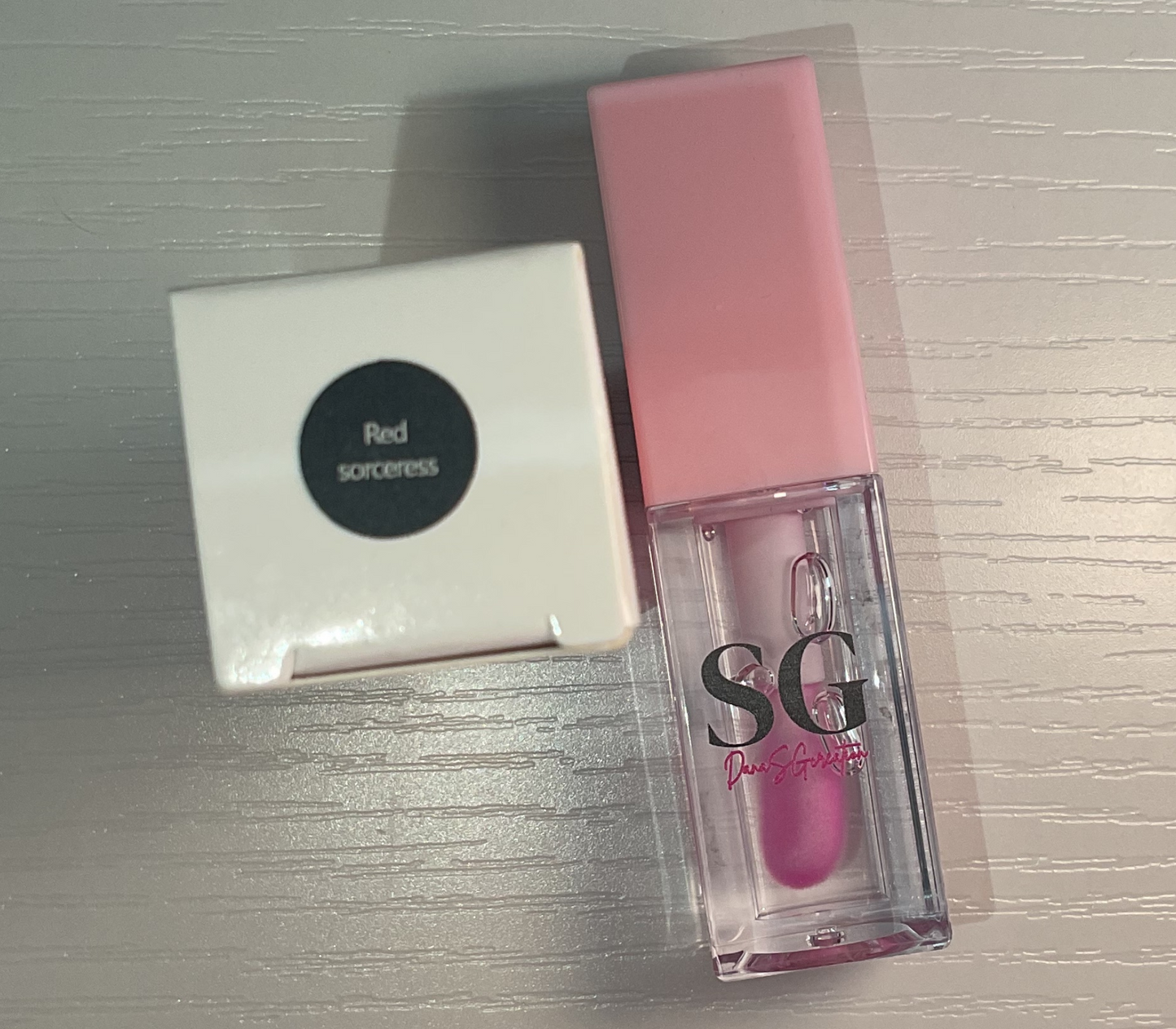 Red Sorceress Magic Color Effect PH Lip Oil